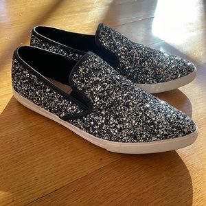 SOLE SOCIETY CHIC GLITTER SNEAKER WITH POINTED TOE